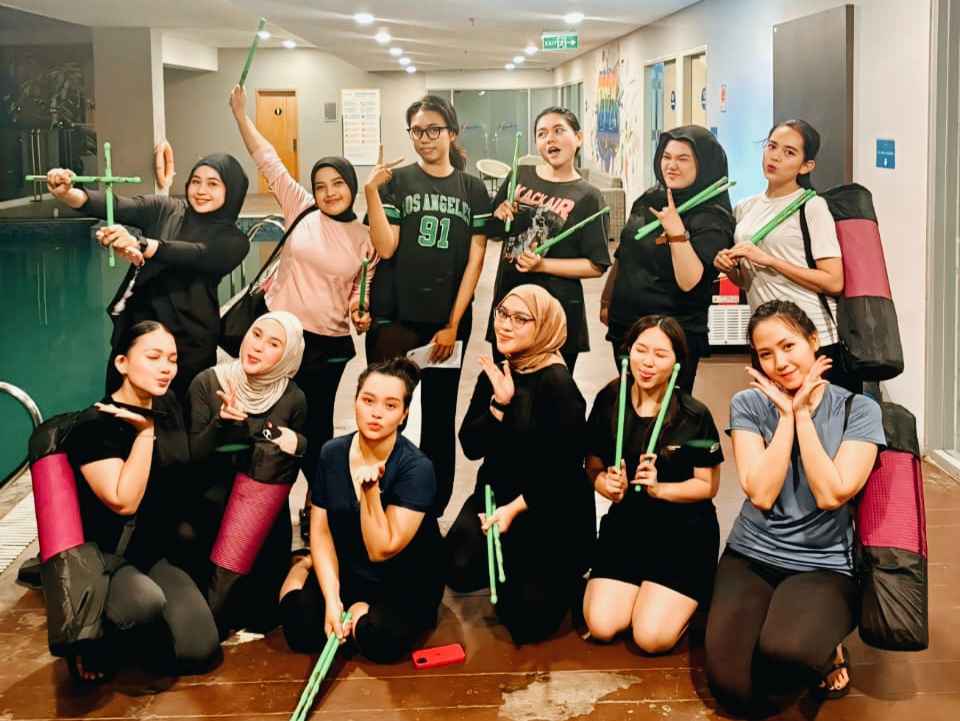 Hari Kartini, Vasaka Hotel Makassar Gelar Pound Fit untuk Perkuat Kebersamaan Karyawan